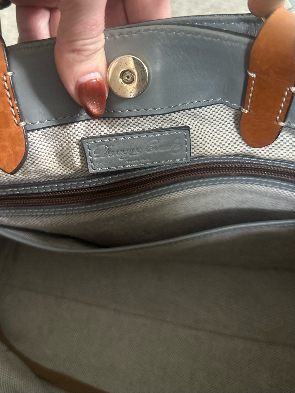 Dooney & Bourke Large Barlow Grey Size H10.75"xD 6.5"xL 13" - Picture 7 of 8